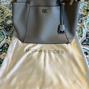 Michael Kors Elegant Gray Tote